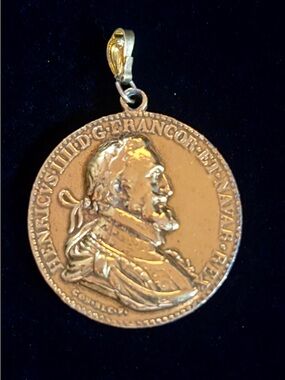 Vintage 1970s Gold Coin Pendant Depicting King Henri IV of France